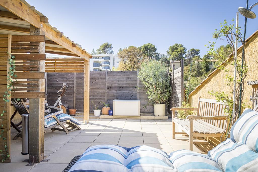 Les Terrasses De L'Etoile Acomodação com café da manhã Plan-de-Cuques Exterior foto